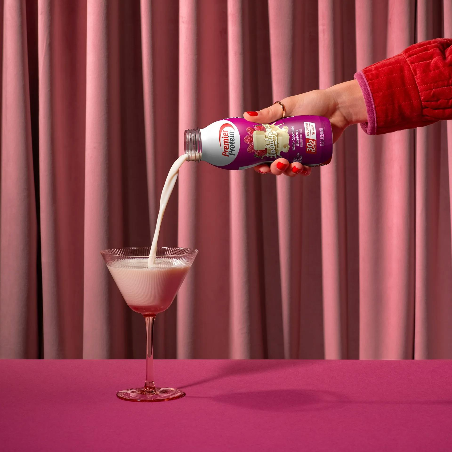 INDULGENCE WCR HT Pouring In Glass R2 RGB Protein Shake