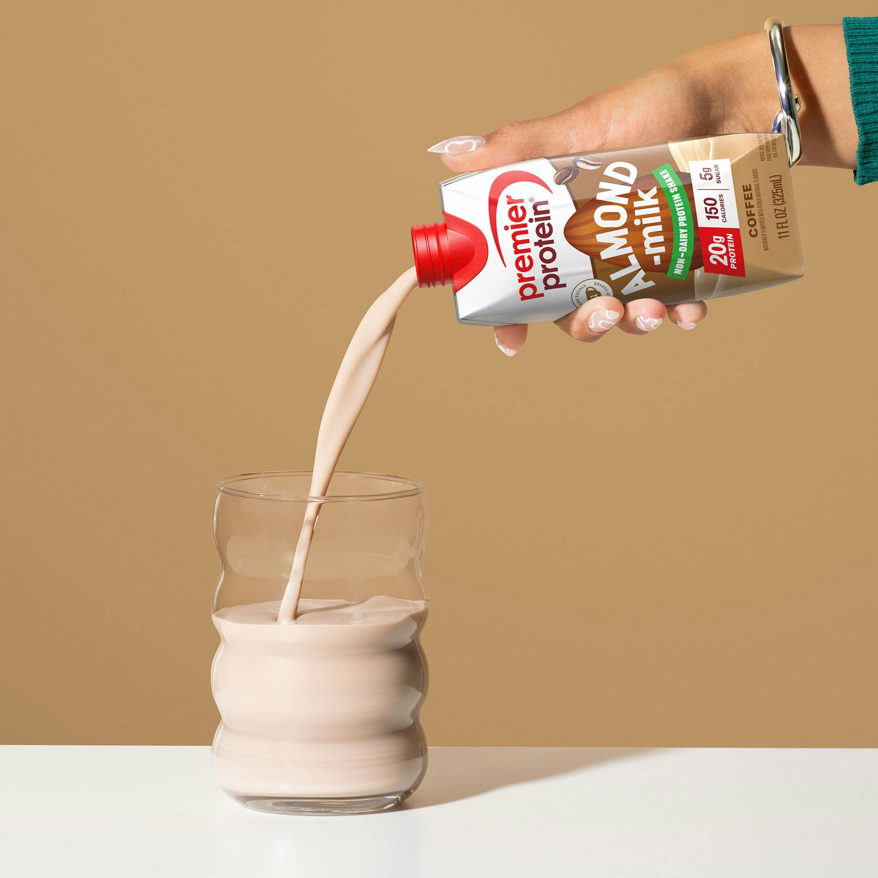 Pp almondmilk coffee pdp masthead slide b 2x Protein Shake